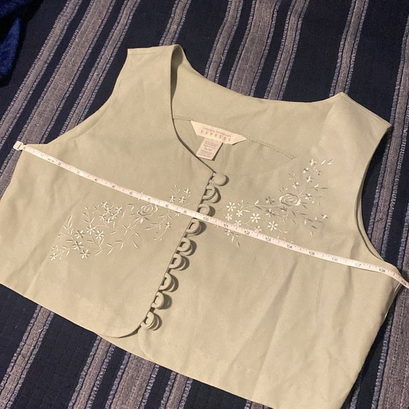 Express Mint Cropped Button Up Vest - Picture 6 of 7